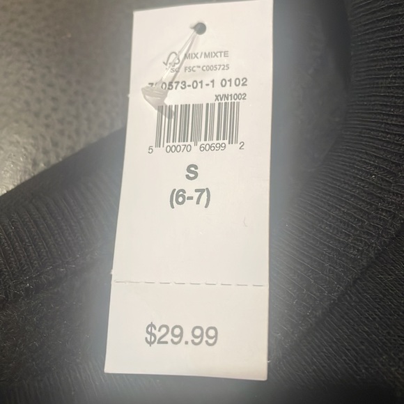 Black boys GAP sweater NWT! - Picture 3 of 3